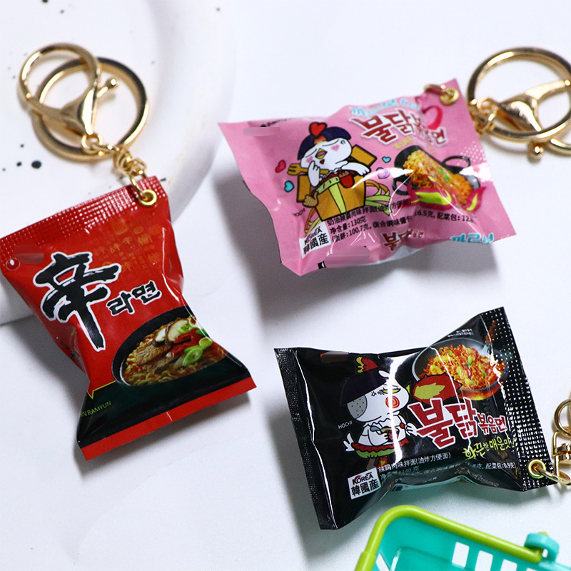 Food Snacks Packets - سلسلة مفاتيح على شكل عبوة نودلز